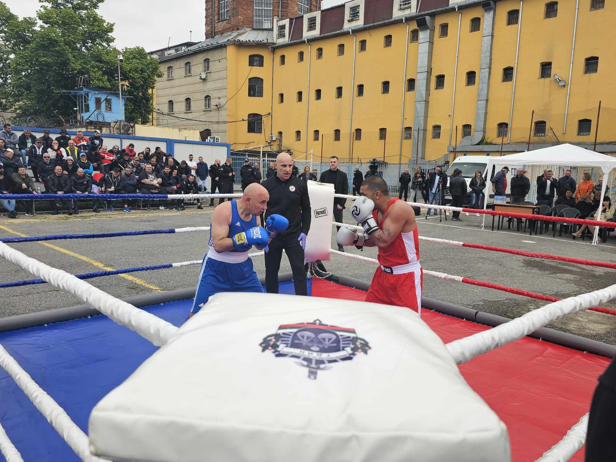 бокс в затвора