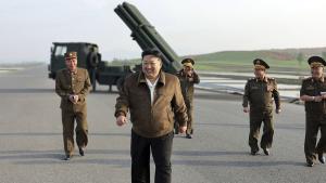Северна Корея изстреля множество ракети с малък обсег от източния