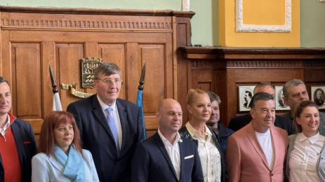 Стефка Костадинова