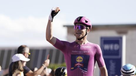 Джонатан Милан