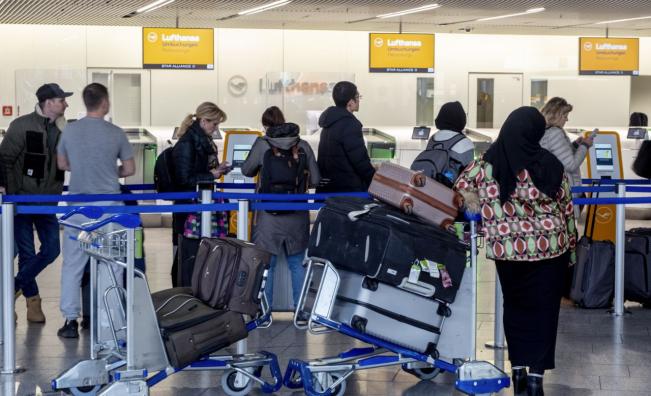 <p>Осем души арестувани заради протест на летището в Мюнхен</p>