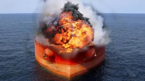 Ракета удари петролен танкер