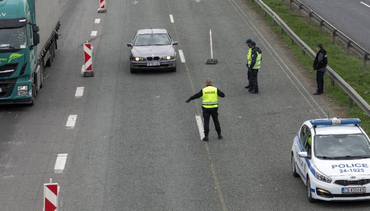 полиция - КАТАСТРОФИТЕ НЕ СПИРАТ: Тир помля мантинелите на магистрала „Тракия“