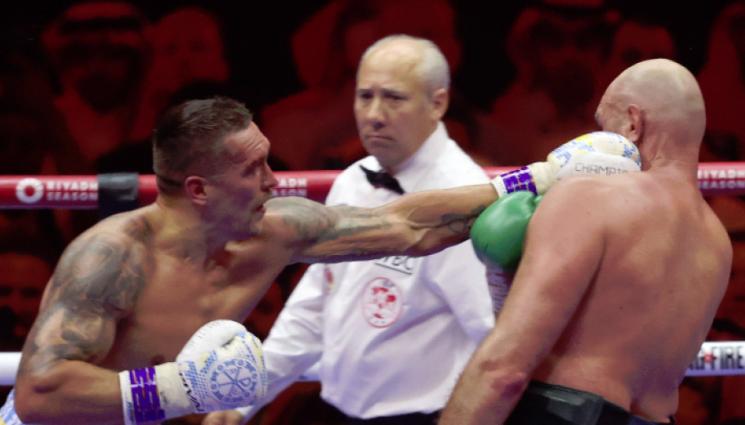 Александър Усик - Украинец пренаписа историята в профибокса