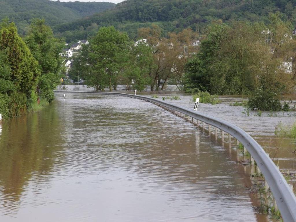 Проливни дъждове причиниха наводнения в Източна Чехия предаде ДПА като