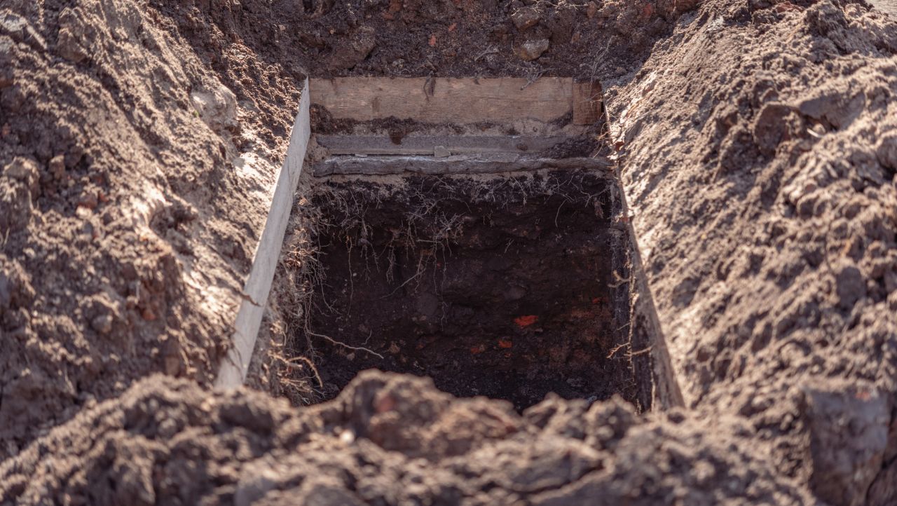 В Кавала ексхумират 150 гроба на починали от COVID-19 заради забавено разлагане