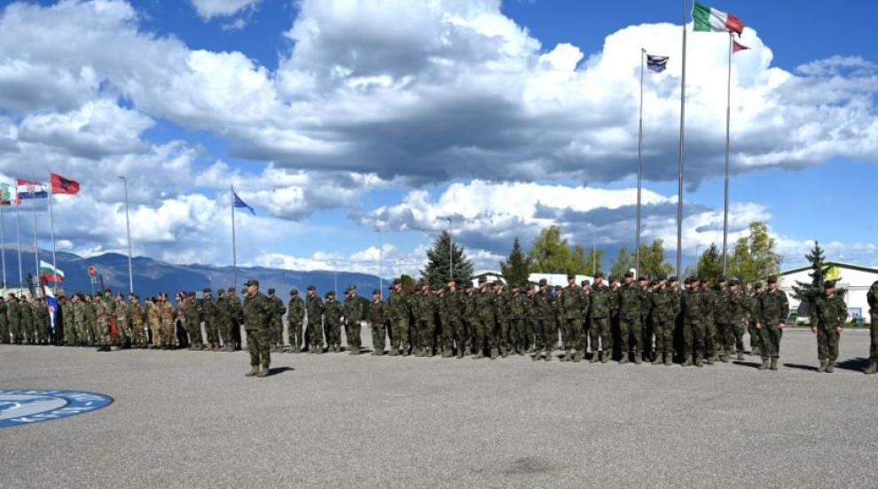 Български военен контингент заминава за мироопазващата мисия на НАТО в Косово