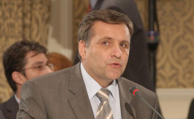  Покойният Борис Трайковски изнася тирада на конференция против тероризма в Ню Йорк, септември 2003 година 