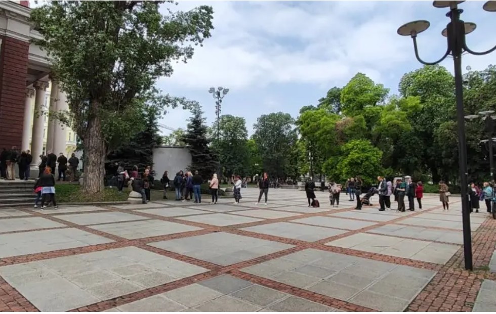 народния театър опашка