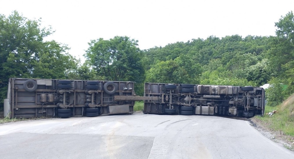 обърнат тир