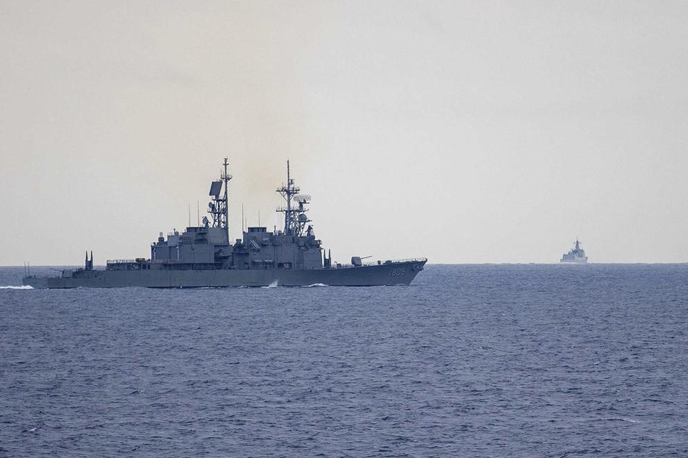 Четири китайски кораба на бреговата охрана навлязоха в териториалните води