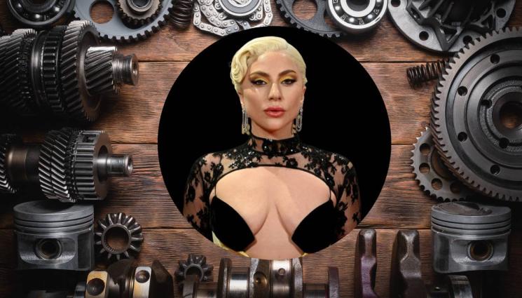 Лейди Гага - АВТОМОРГА ЛЕЙДИ ГАГА: Певицата се затрупа с части от коли (СНИМКА + ВИДЕО)