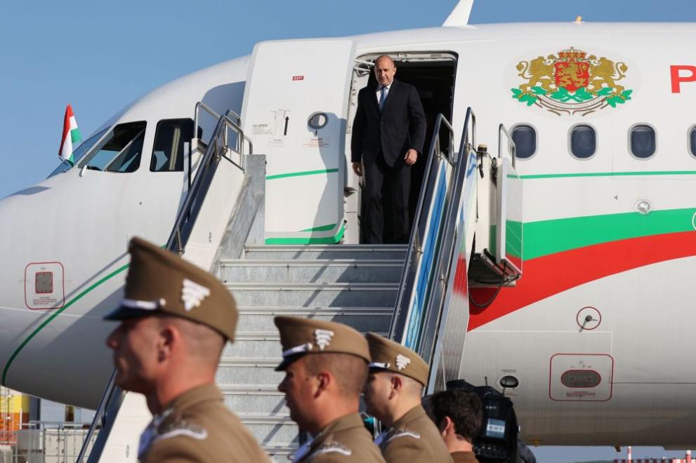 Държавният глава Румен Радев пристигна в Унгария, където е на