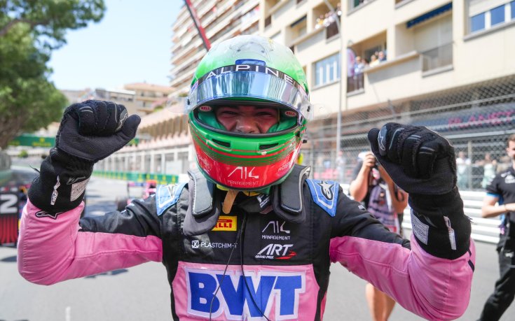 Браво! Никола Цолов взе първа победа във Формула 3