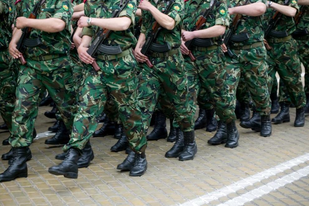 България няма да участва по никакъв начин с военнослужещи на