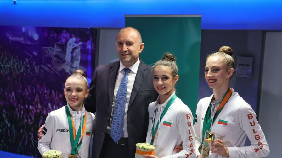 <p>Президентът връчи медалите на Боряна Калейн и Стилияна Николова в Будапеща (СНИМКИ)&nbsp;</p>
