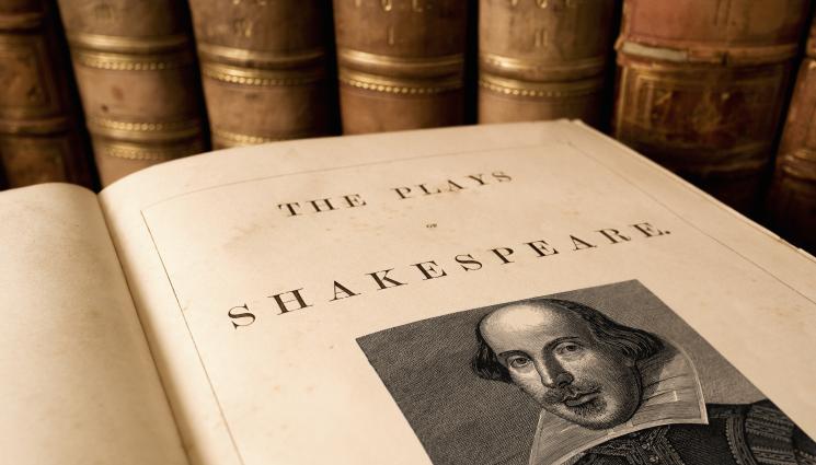 шекспир - ПАДНА ЛИ ТАЙНАТА? Пиесите на Шекспир са написани от жена, твърди експерт!
