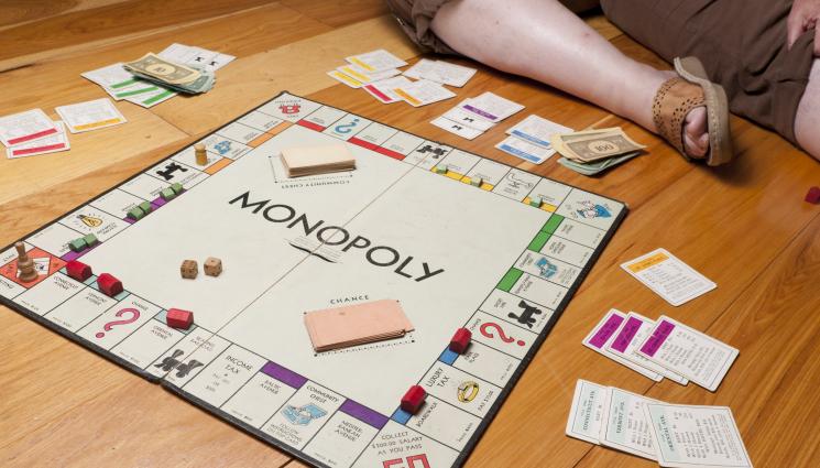 монополи - Организирай Game night в три лесни стъпки!