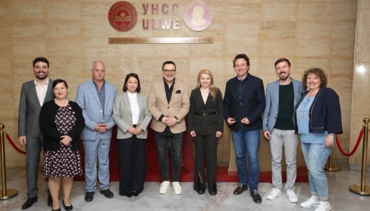 проф Стойков - Проф. Любомир Стойков получи медал на УНСС за своите образователни и научни приноси (СНИМКИ)