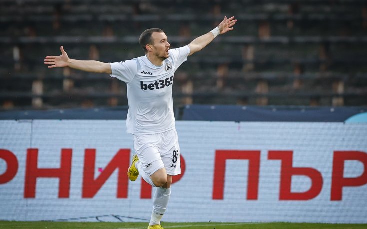 Тони Тасев влезе в групата на Славия за мача с Лудогорец