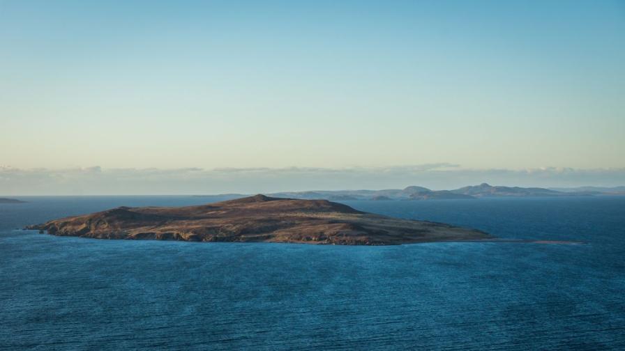 <p>Противоречив мюсюлмански духовник купува остров до Шотландия (СНИМКИ)&nbsp;</p>
