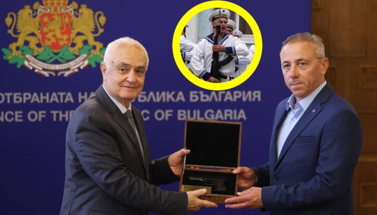 Илиан Илиев Черно море - ВОЕННИ ПОЧЕСТИ И ПИСТОЛЕТ ЗА НАЦИОНАЛНИЯ СЕЛЕКЦИОНЕР