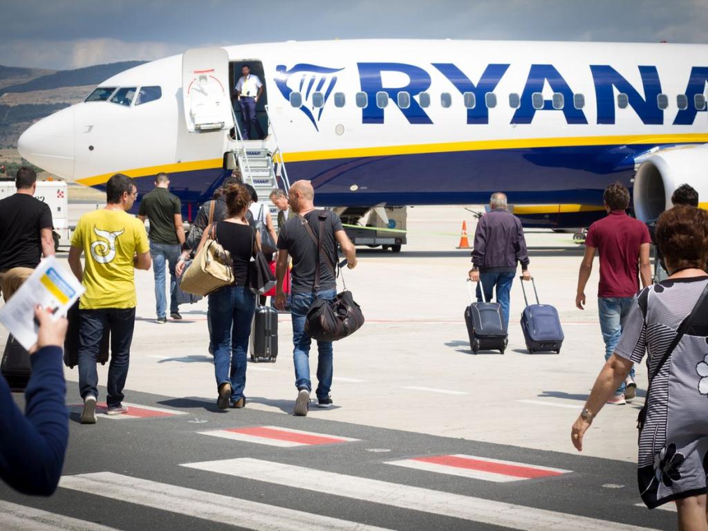 Български пътници бяха принудени да стоят на изчакване близо 15 часа