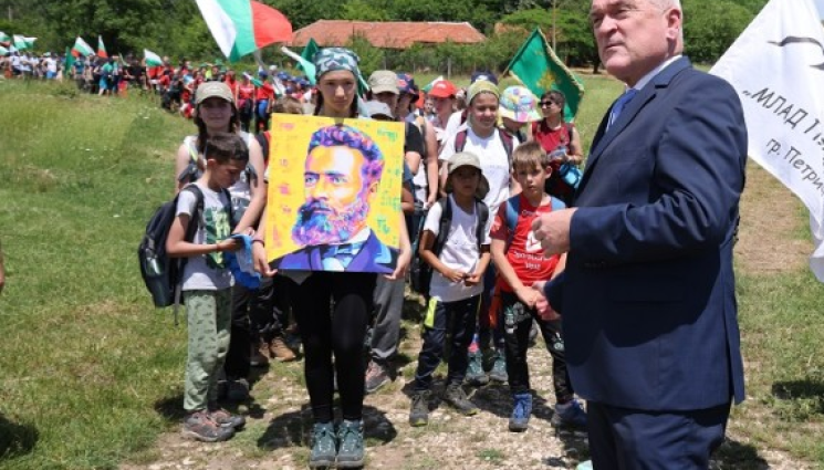 главчев - Абитуриенти предпочитат Околчица пред баловете