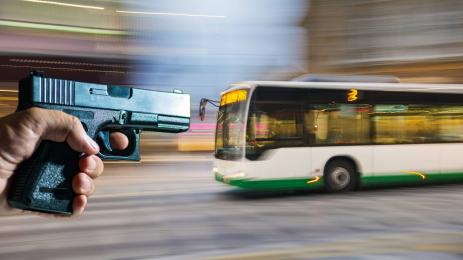 автобус пистолет