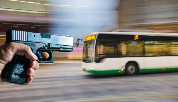 автобус пистолет - Мъж отвлече автобус в Атланта, един от пътниците е застрелян!