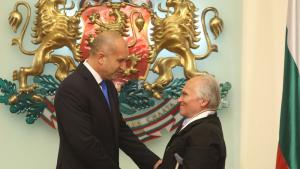 Иван Николов