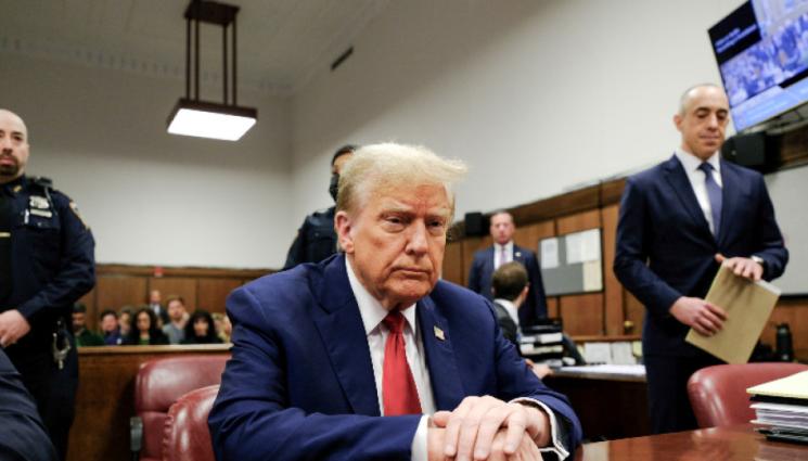 тръмп - Прекратиха делото срещу Тръмп за класифицирани документи