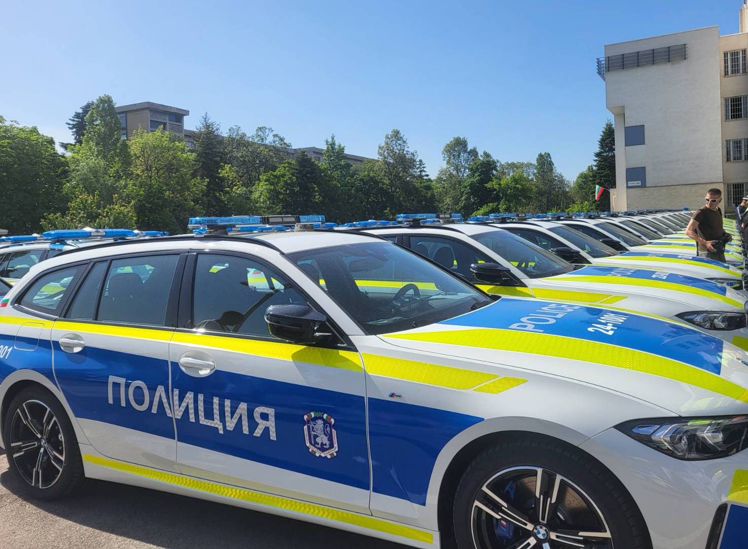 нови коли за МВР