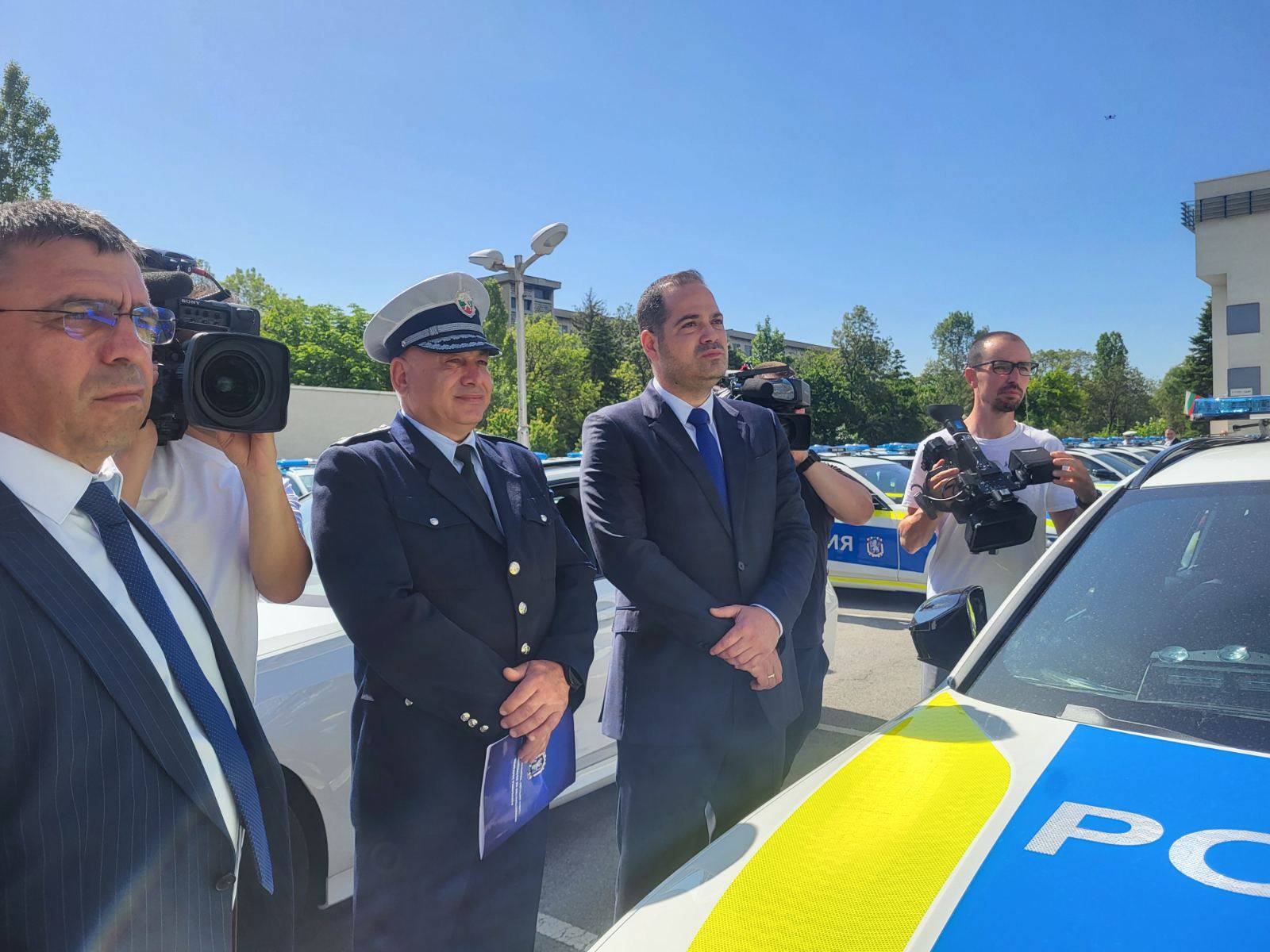 нови коли за МВР