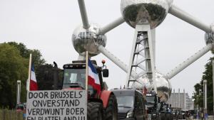 Протестиращи земеделци пристигнаха днес отново с тракторите си в Брюксел
