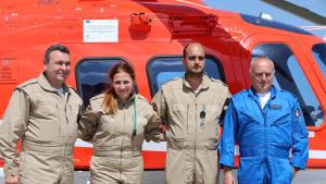 Екипът участвал в първата спасителна мисия по въздух у нас