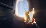 Внимание, пиенето на алкохол по време на полет е опасно за сърцето