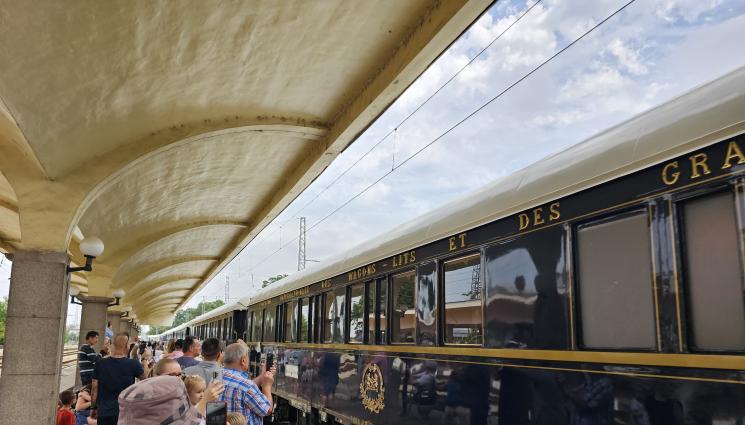 Ориент експрес - ПУФ-ПАФ: „Ориент експрес“ пристигна в Русе