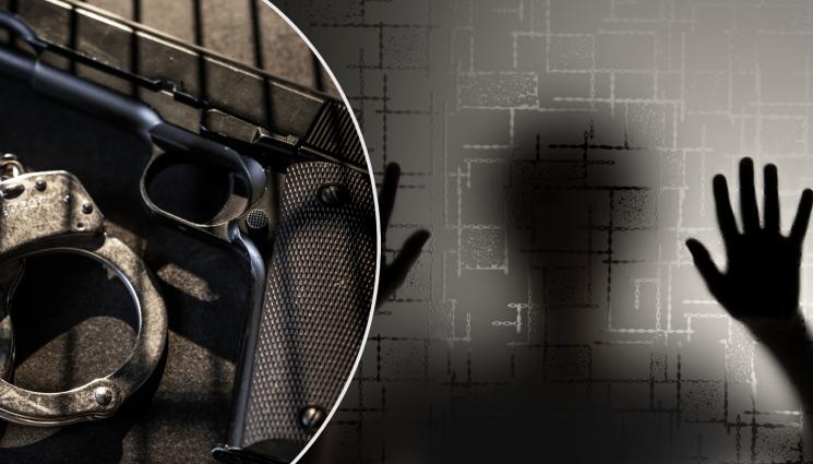 полиция - СТРАШЕН ЕКШЪН: Психар наряза две жени и се барикадира!