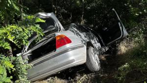 38 годишен шофьор излетя в канавка край пътя на километър от