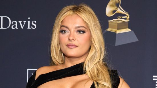 Bebe Rexha казва, че ѝ е забранено да се качи на борда на самолет, защото е албанка