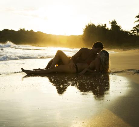 Сексът на плажа може да изглежда като вълнуваща идея вдъхновена