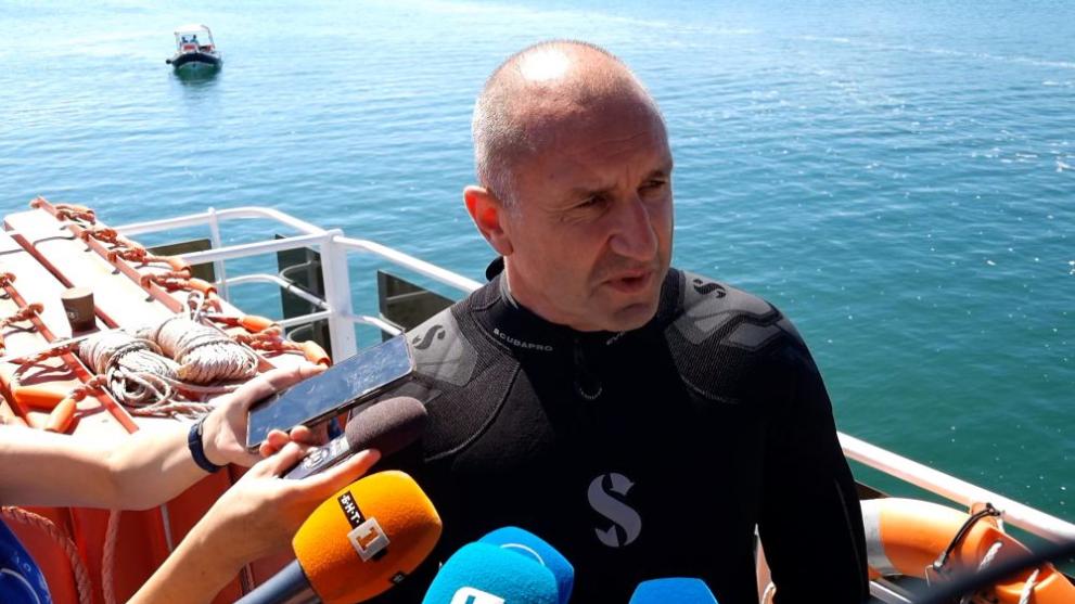 В деня за размисъл президентът Румен Радев се включи в