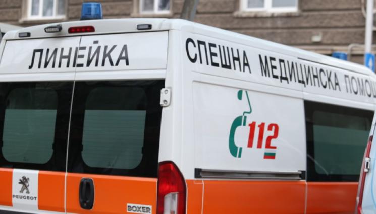линейка - УЖАСИЯ: Мъж припадна пред секция в Добрич