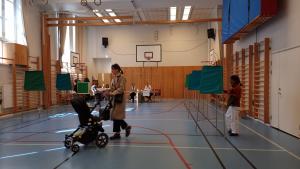 Шведските гласоподаватели днес гласуват на избори за Европейски парламент Избирателните