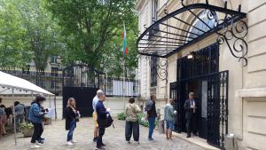 Българите във Франция гласуват днес на избори за Народно събрание