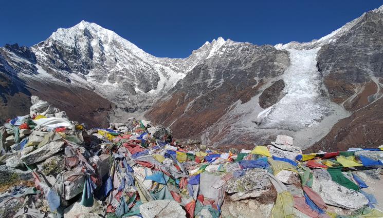 еверест - ЗЛОВЕЩО: Събират над 200 тела на Еверест! (ВИДЕО)
