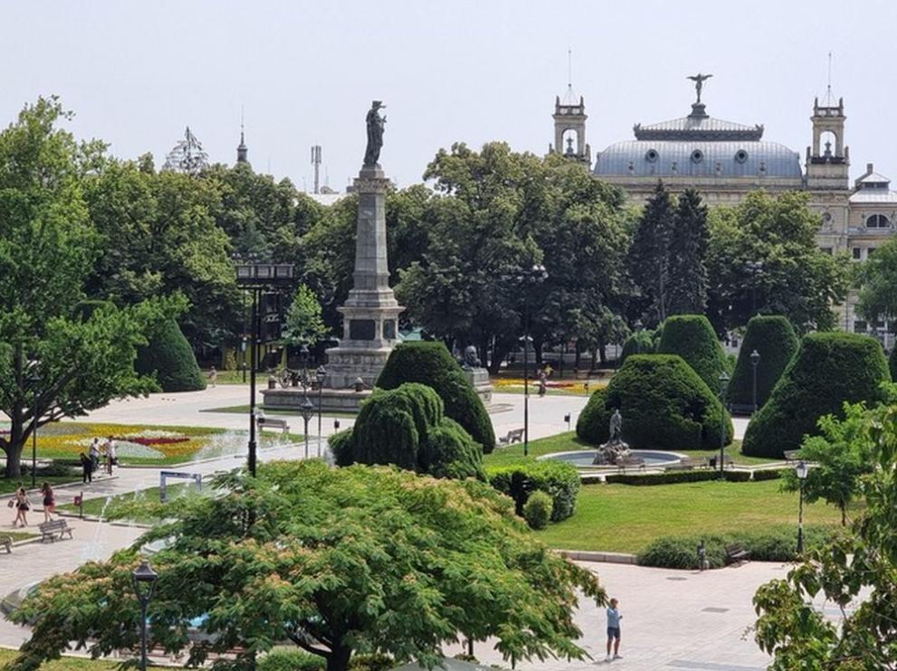 Максимална температура от 38,4 градуса на сянка е измерена в