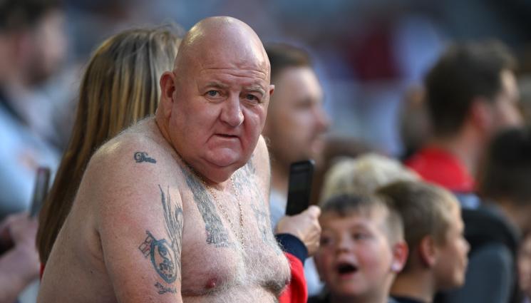 Фенове - В Германия се уплашиха от пияни фенове