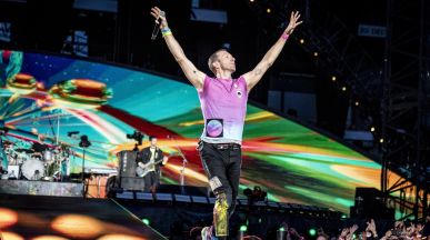 Coldplay свириха с Michael J. Fox пред погледите на Tom Cruise и Simon Pegg